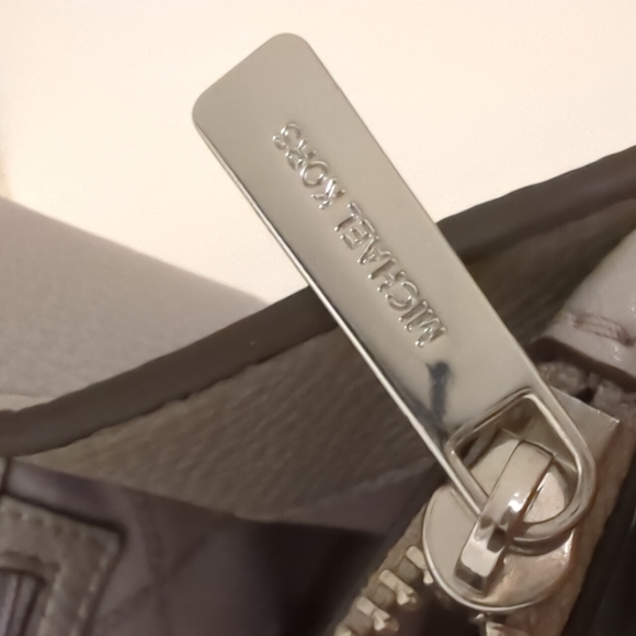 Michael Kors Gray Pebbled Leather Bag - Picture 9 of 15